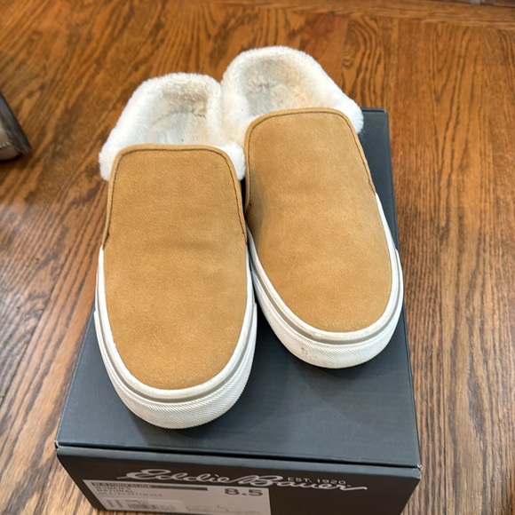 Eddie Bauer furry slides/mules - Picture 5 of 8